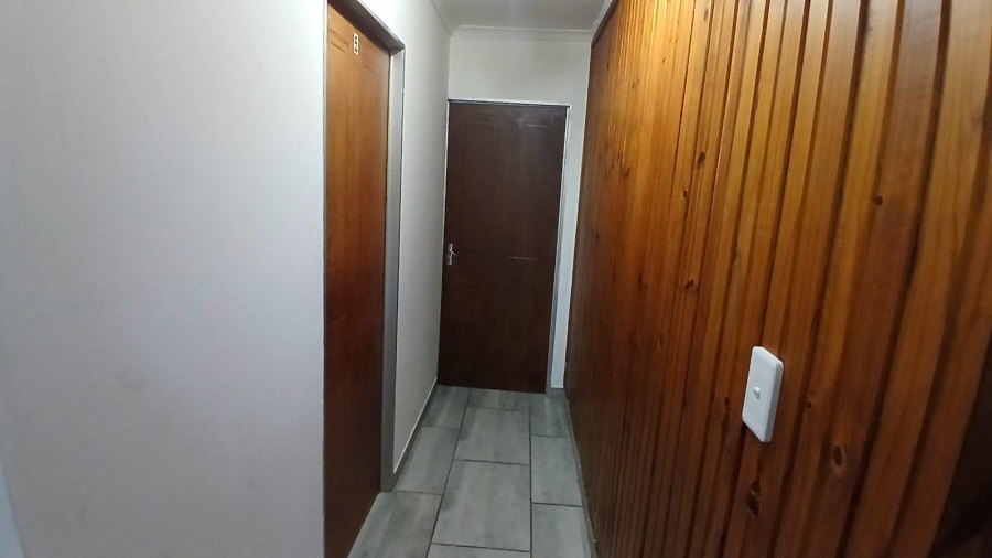 10 Bedroom Property for Sale in Brandwag Free State